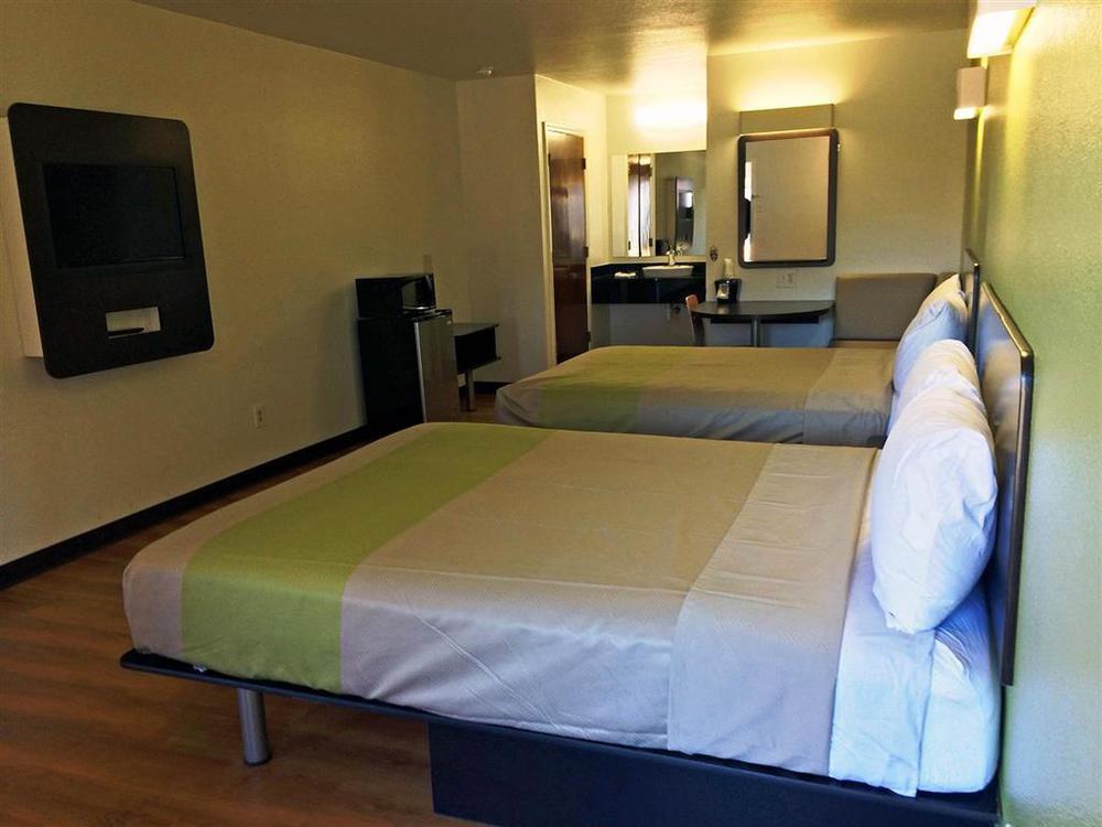 Motel 6-Longview, Tx - North Room photo